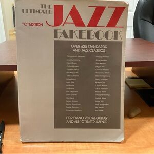 The Ultimate Jazz Facebook - For Piano-Vocal-Guitar and all “C” Instruments used